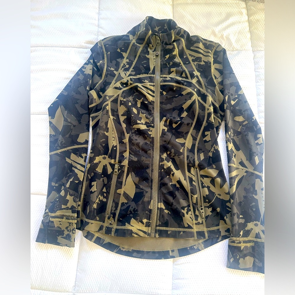 Lululemon Define Jacket green camo foliage